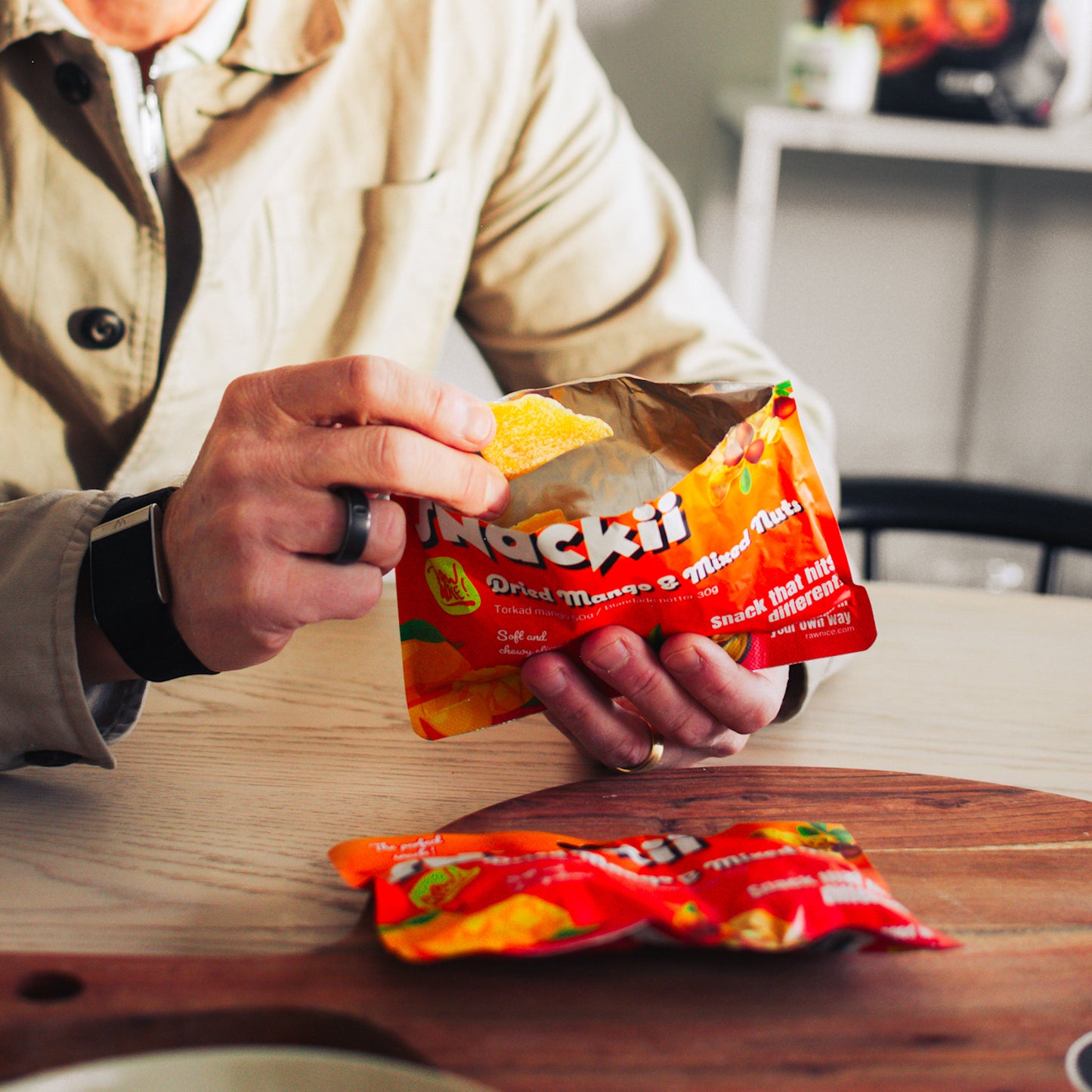 Snackii - Dried Mango & Mixed nuts / 20 x 80g